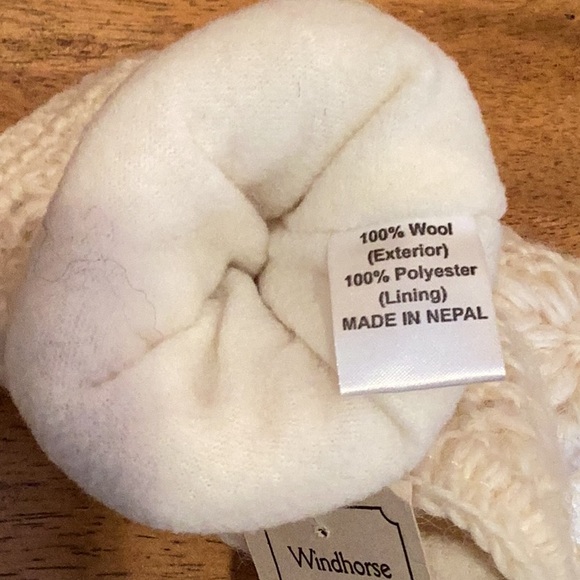 Wool Knit Fingerless Gloves - Picture 5 of 5